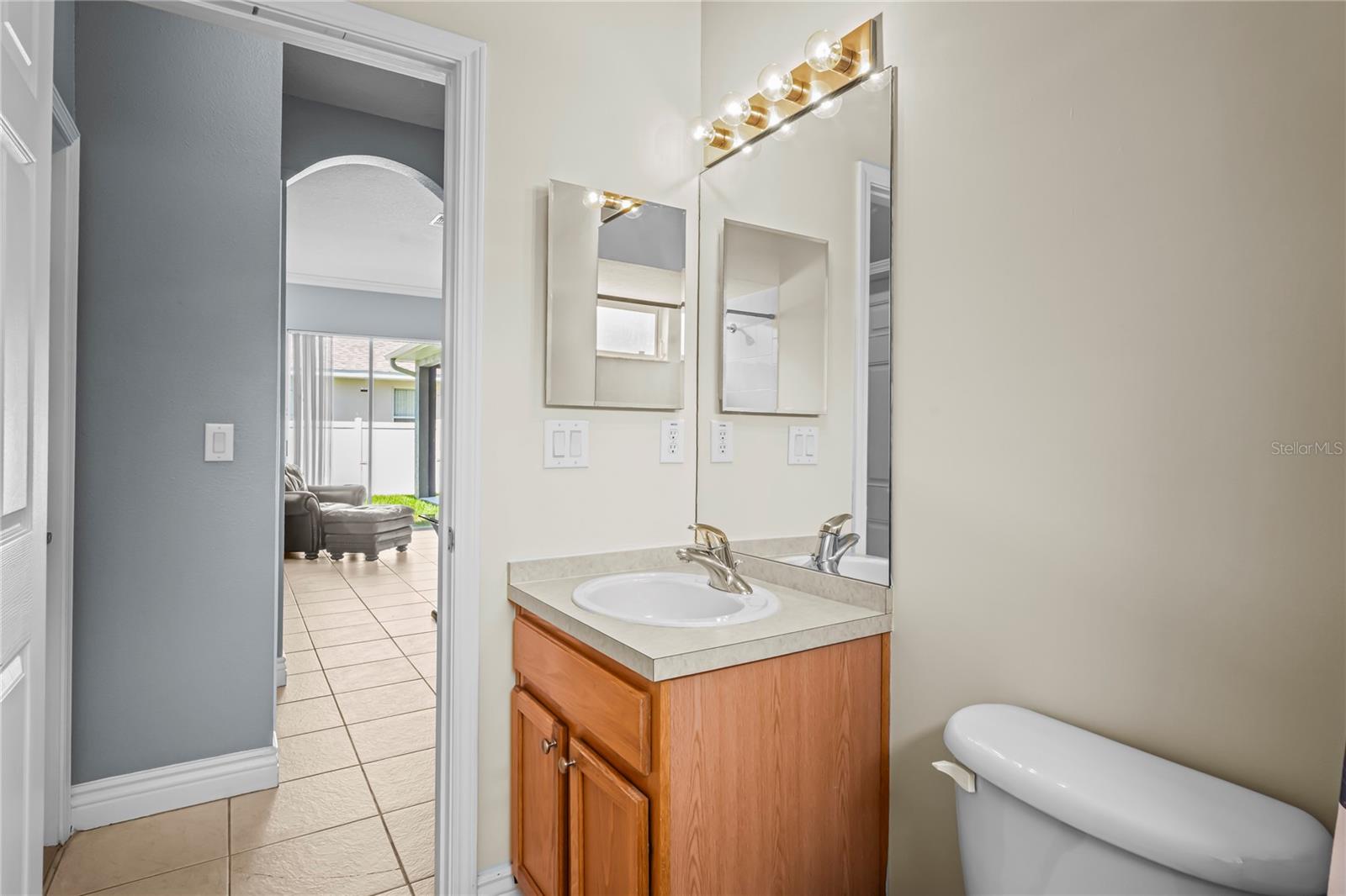 WEST HAMPTON - Residential