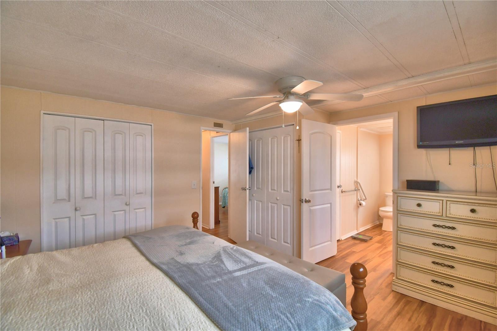 ARIANA SHORES MHP - Residential