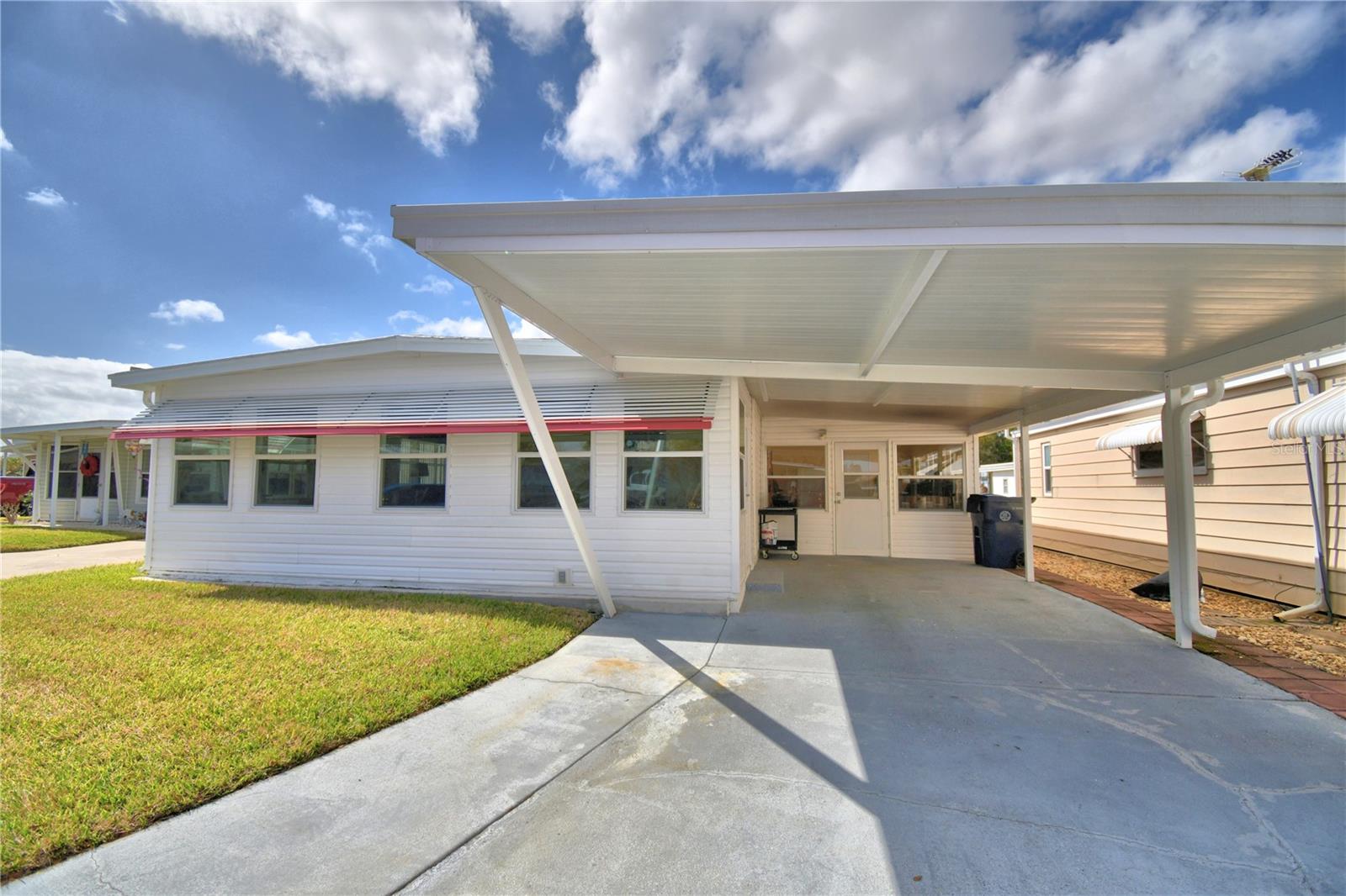 ARIANA SHORES MHP - Residential