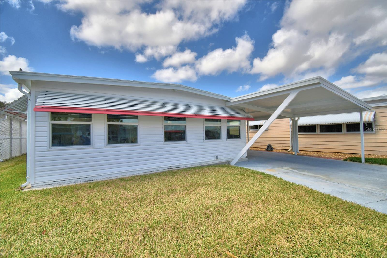ARIANA SHORES MHP - Residential
