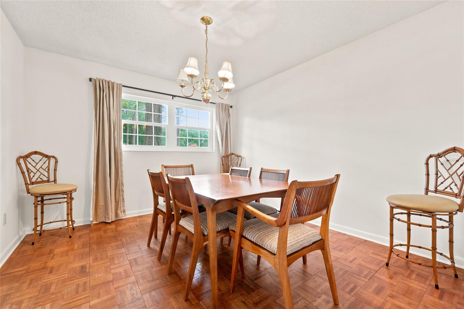 HENDERSON HEIGHTS - Residential