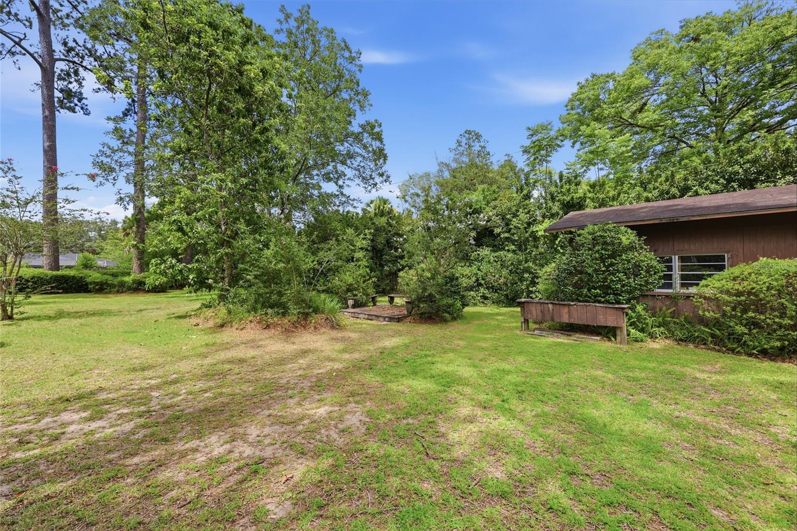 HENDERSON HEIGHTS - Residential