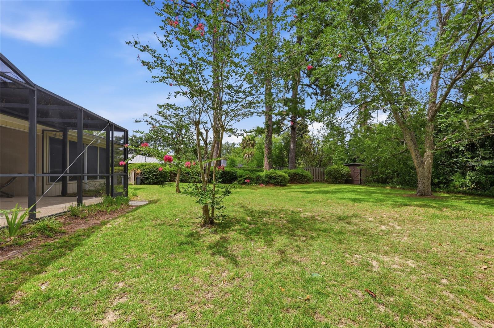 HENDERSON HEIGHTS - Residential