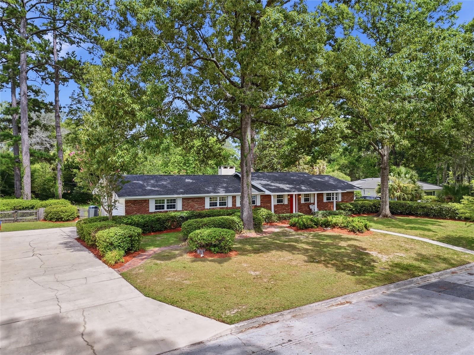 HENDERSON HEIGHTS - Residential