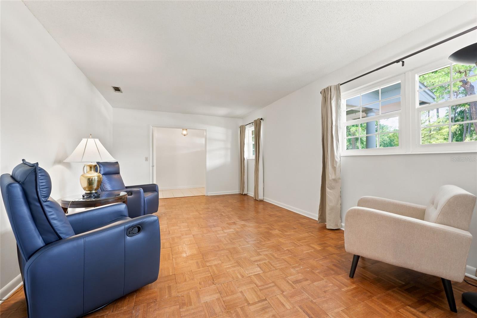 HENDERSON HEIGHTS - Residential