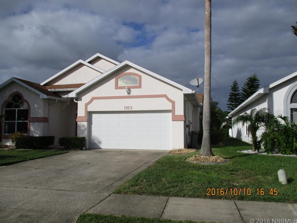 This home gives you a feel of elegance the minute you step into the spacious foyer. Lots of decorative niches to display your treasures. Spacious kitchen for gourmet cooking and entertaining. This house is Move in Ready. ;Water: City