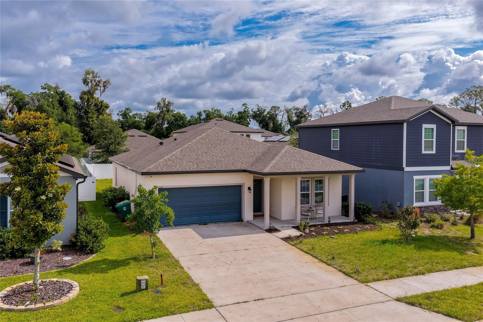 LINCOLN OAKS - Residential
