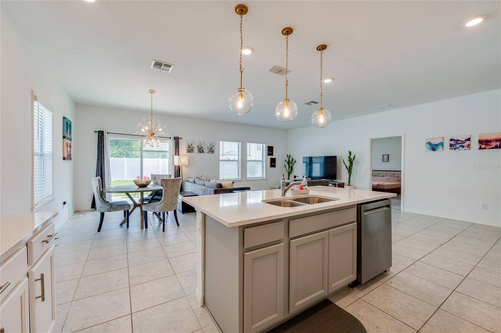 LINCOLN OAKS - Residential