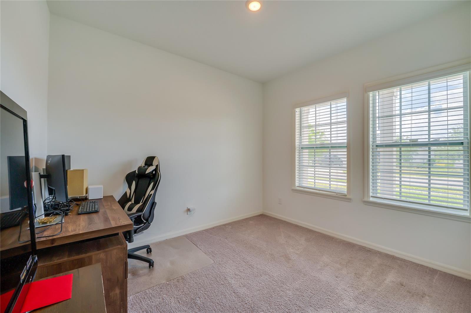 LINCOLN OAKS - Residential