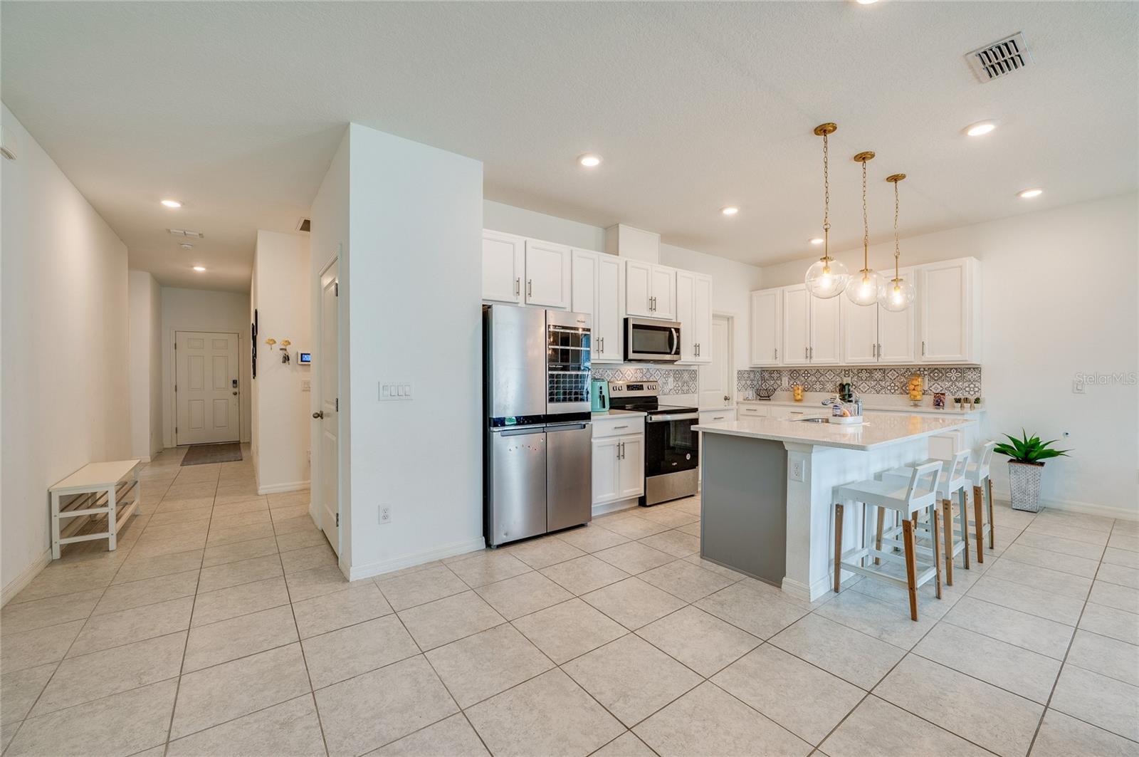 LINCOLN OAKS - Residential