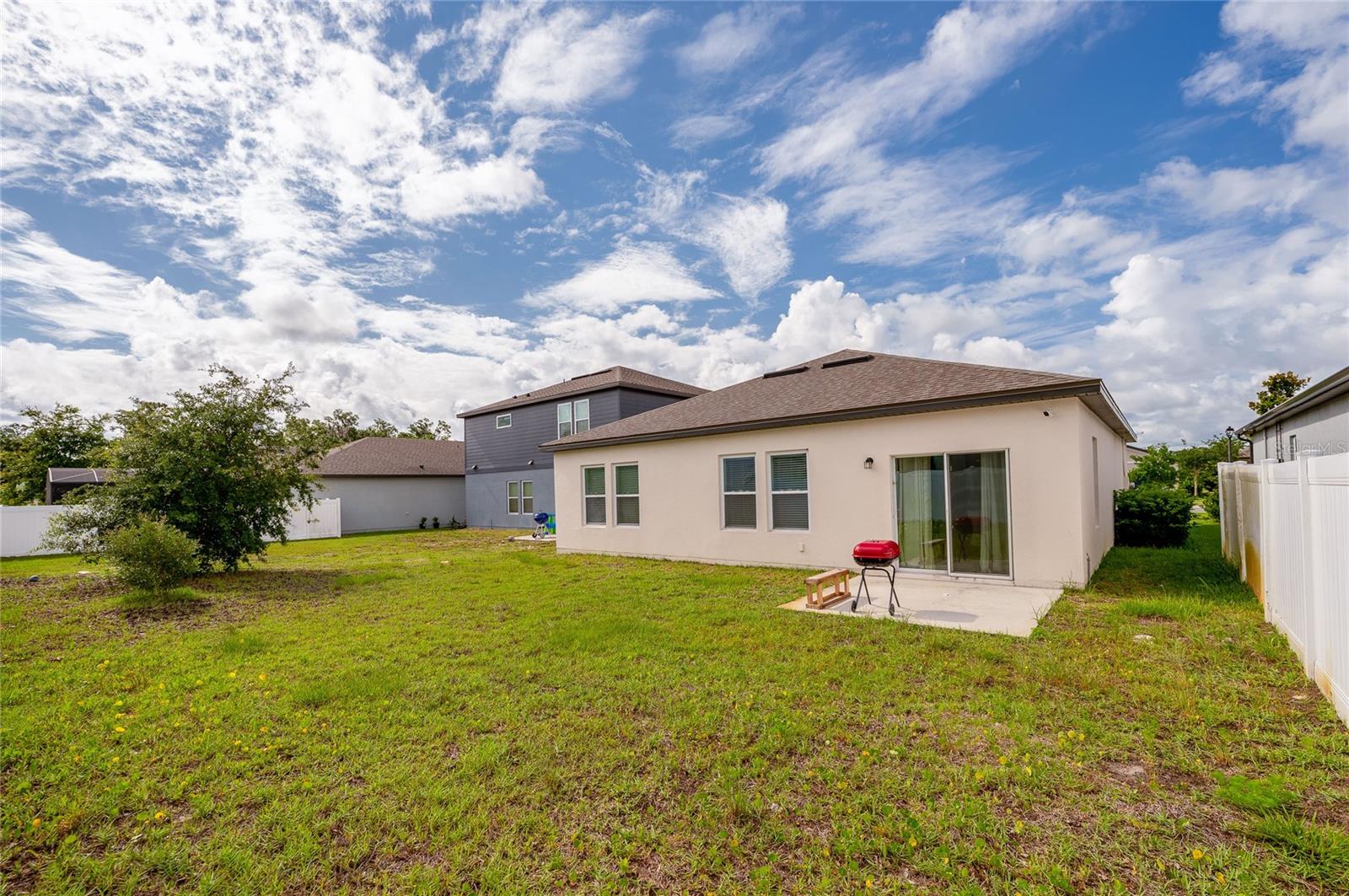 LINCOLN OAKS - Residential