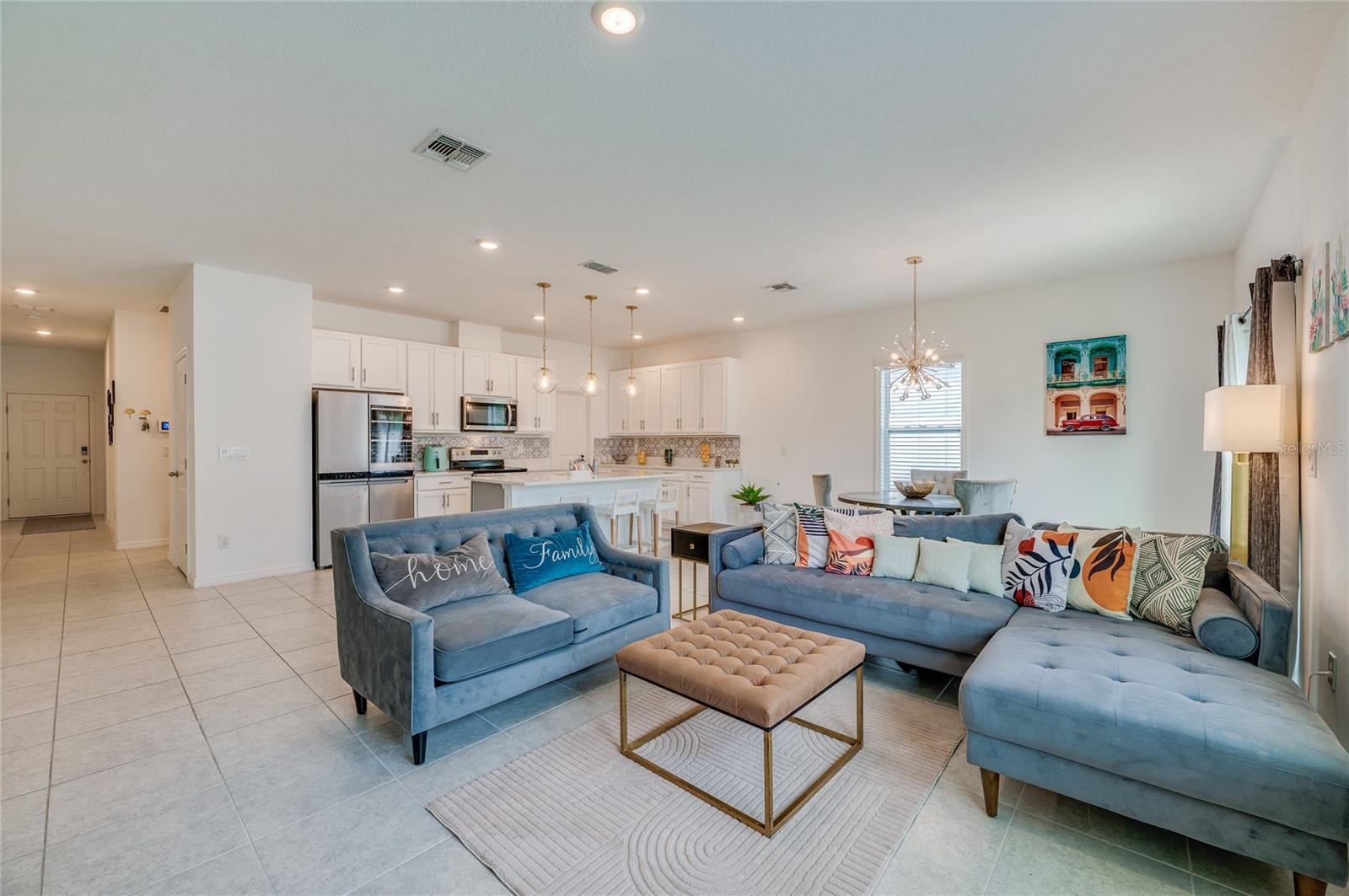LINCOLN OAKS - Residential
