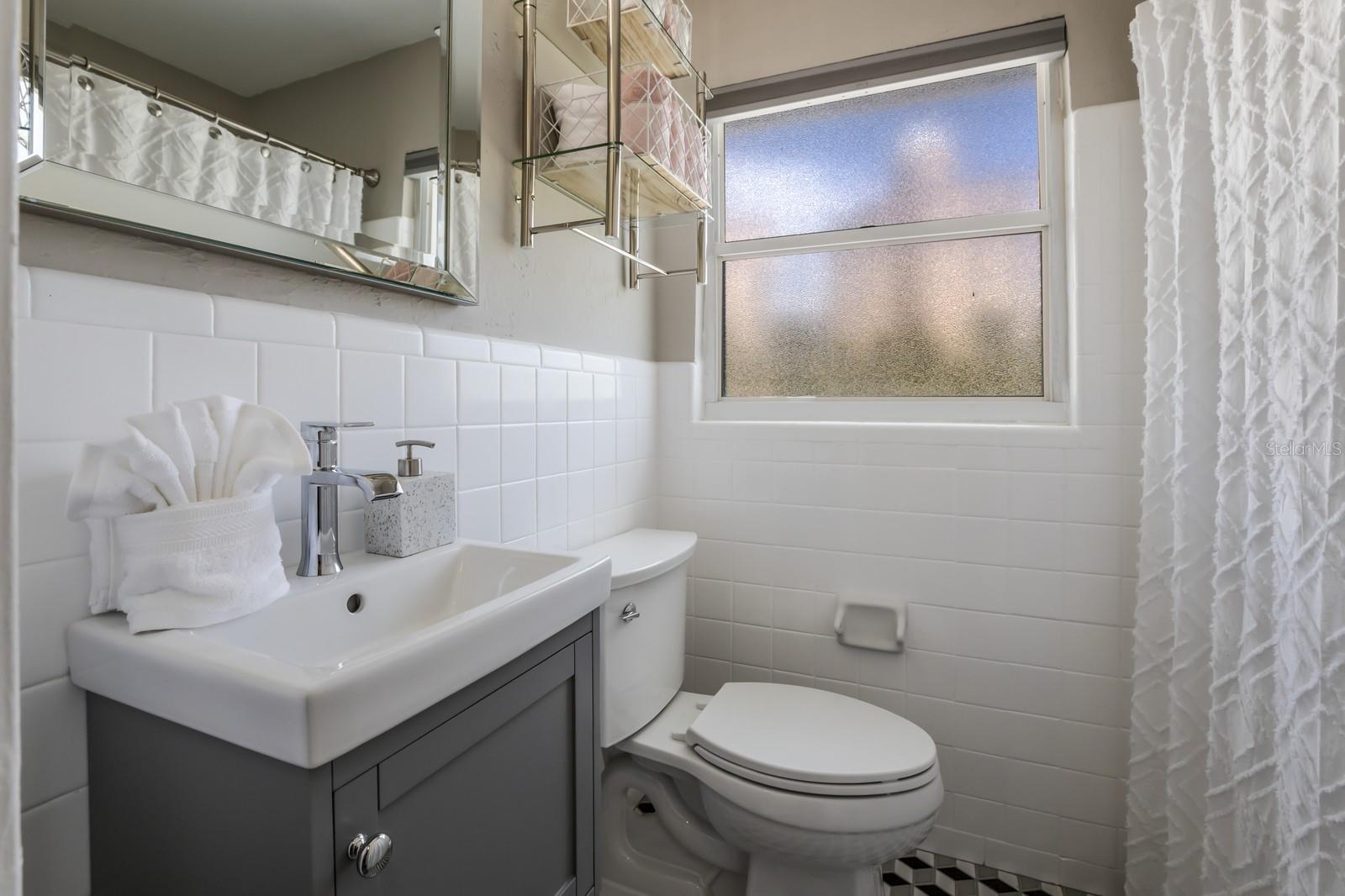 GOLDEN GATE POINT - Residential Income