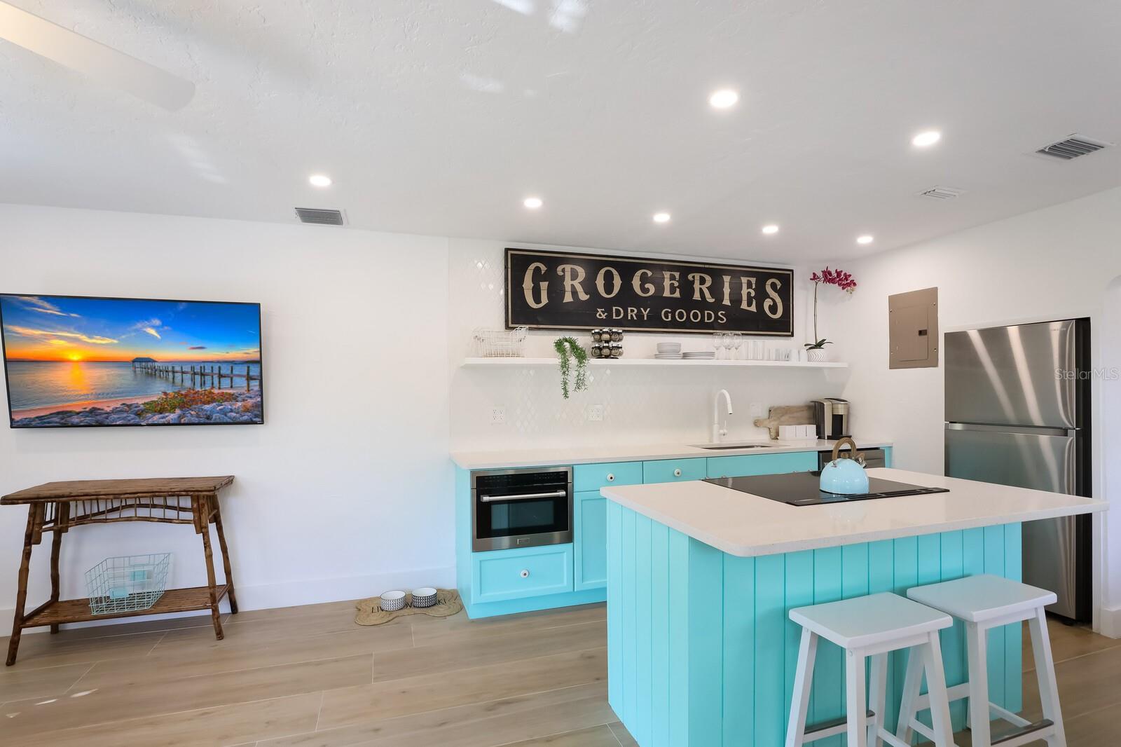 GOLDEN GATE POINT - Residential Income
