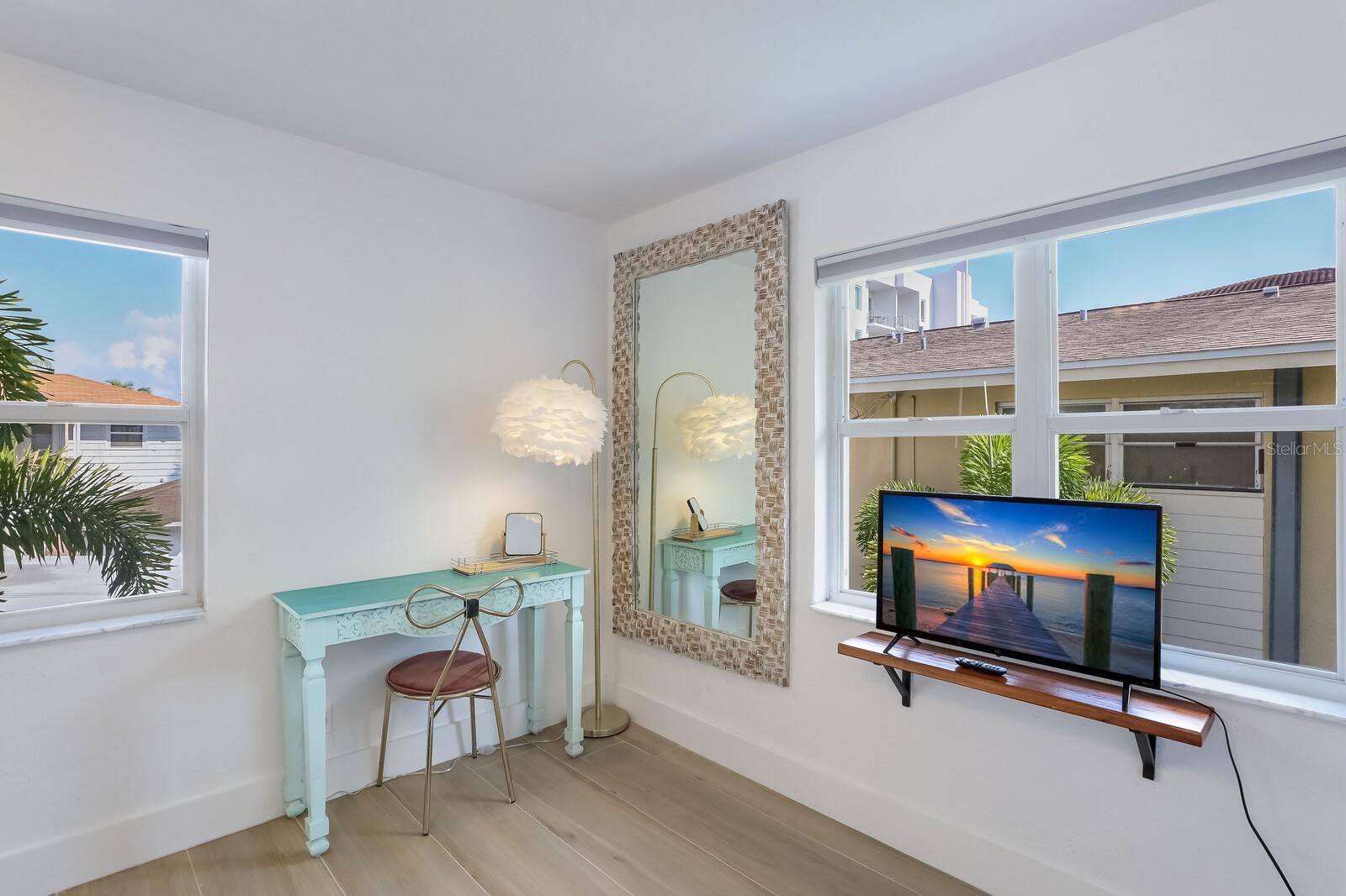 GOLDEN GATE POINT - Residential Income