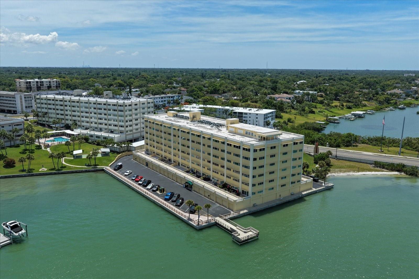 HARBOUR CLUB CONDO 3 - Residential