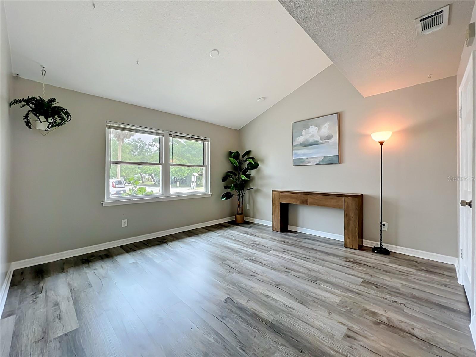 PARK AVE VILLAS - Residential