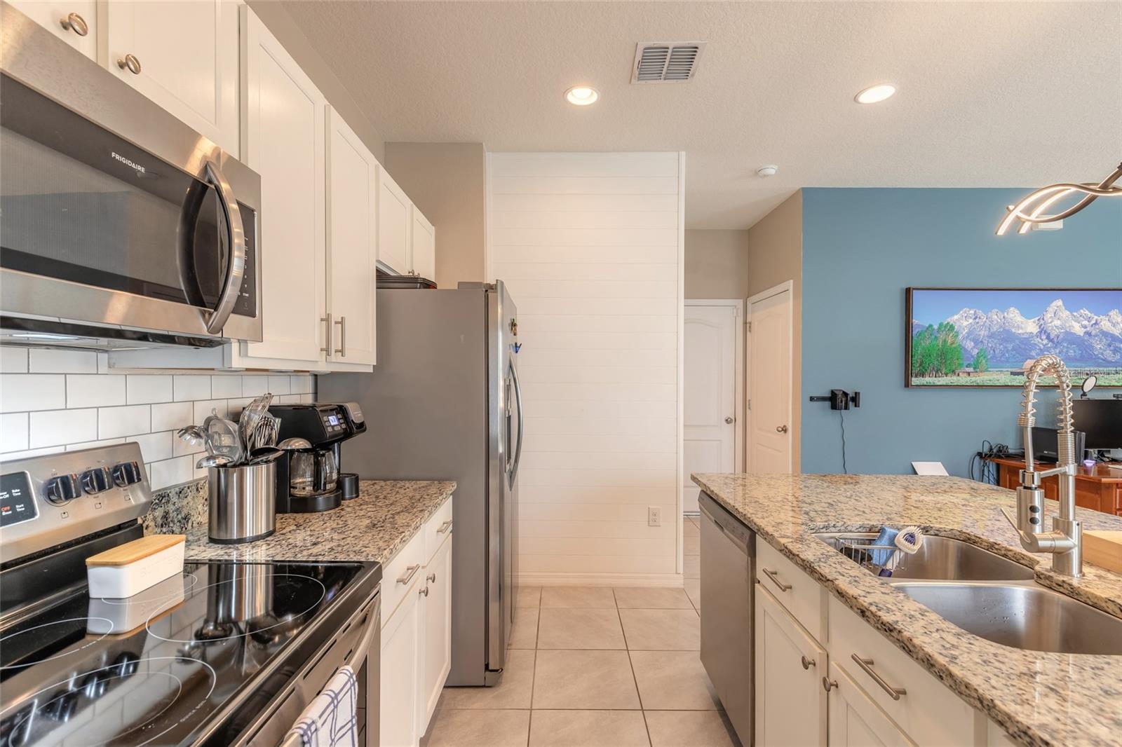 CORNERSTONE GROVE - Residential