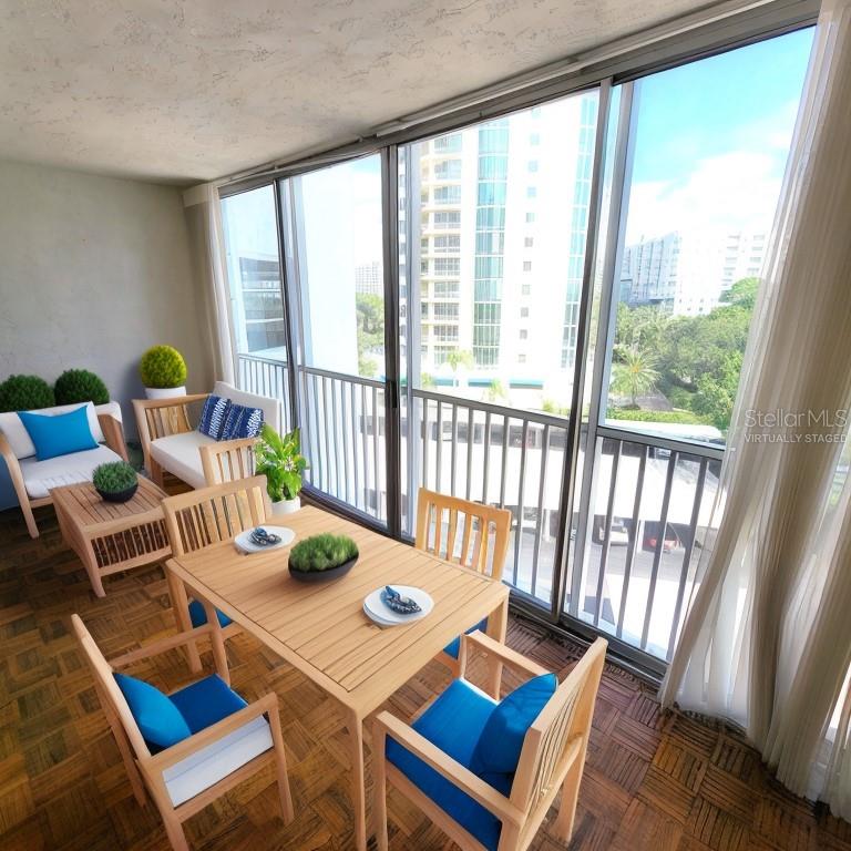 REGENCY HOUSE - Residential