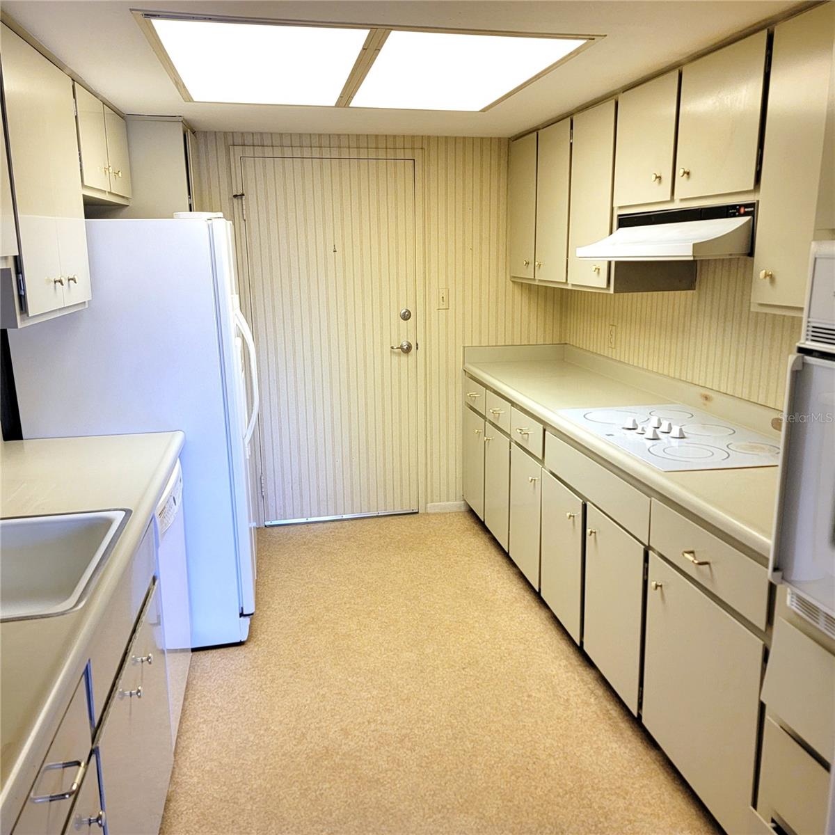 REGENCY HOUSE - Residential