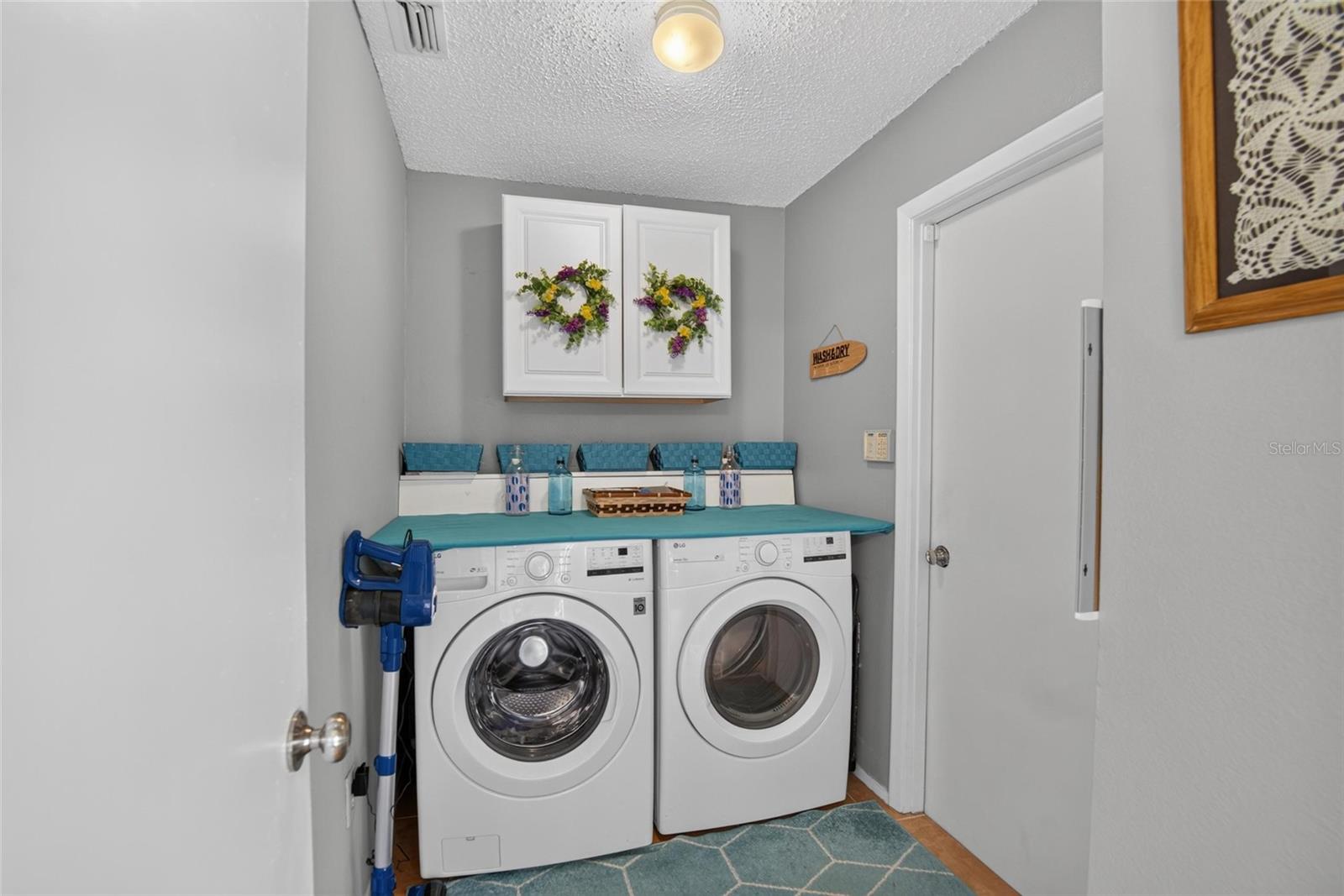 CARROLLWOOD SPRINGS - Residential