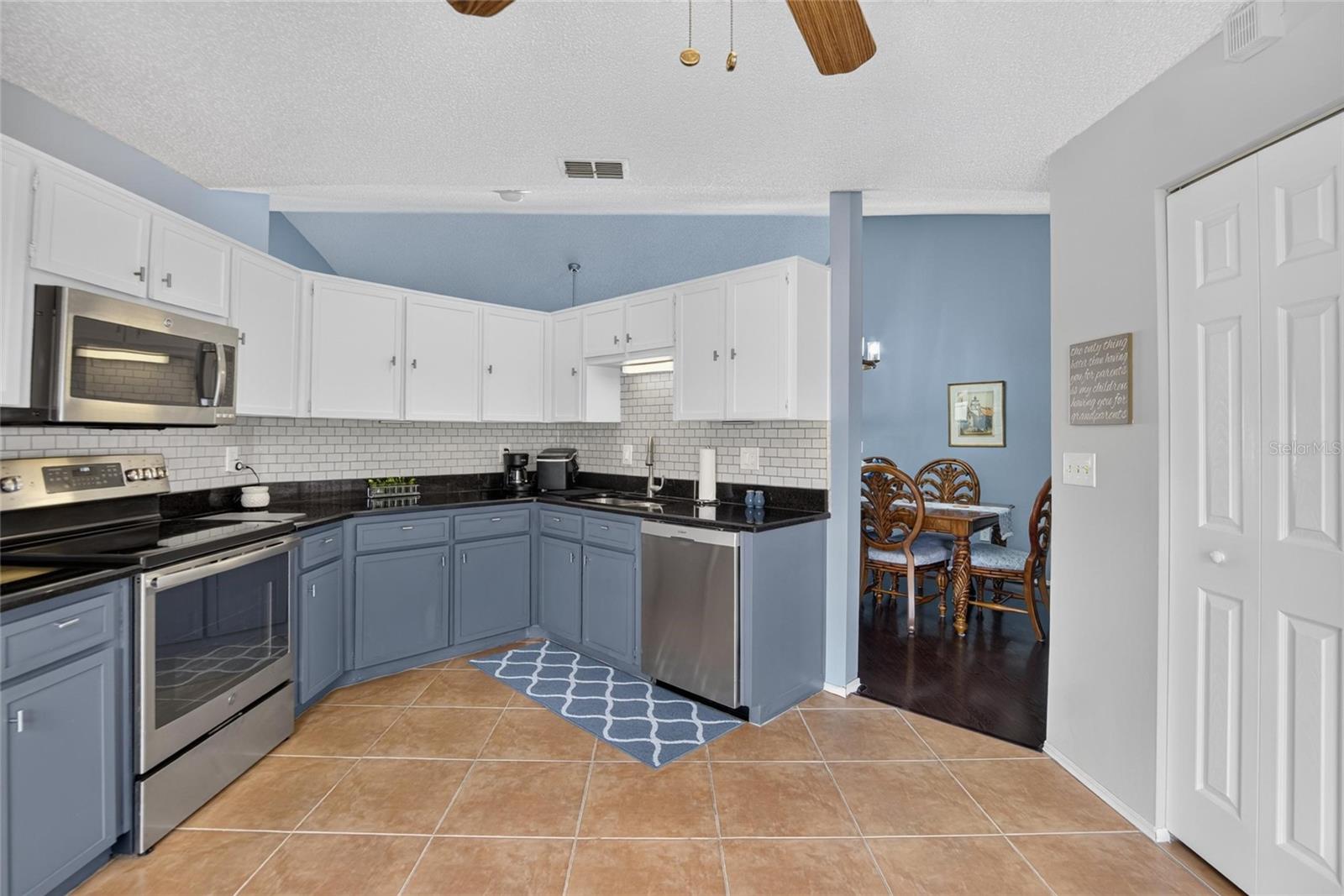 CARROLLWOOD SPRINGS - Residential