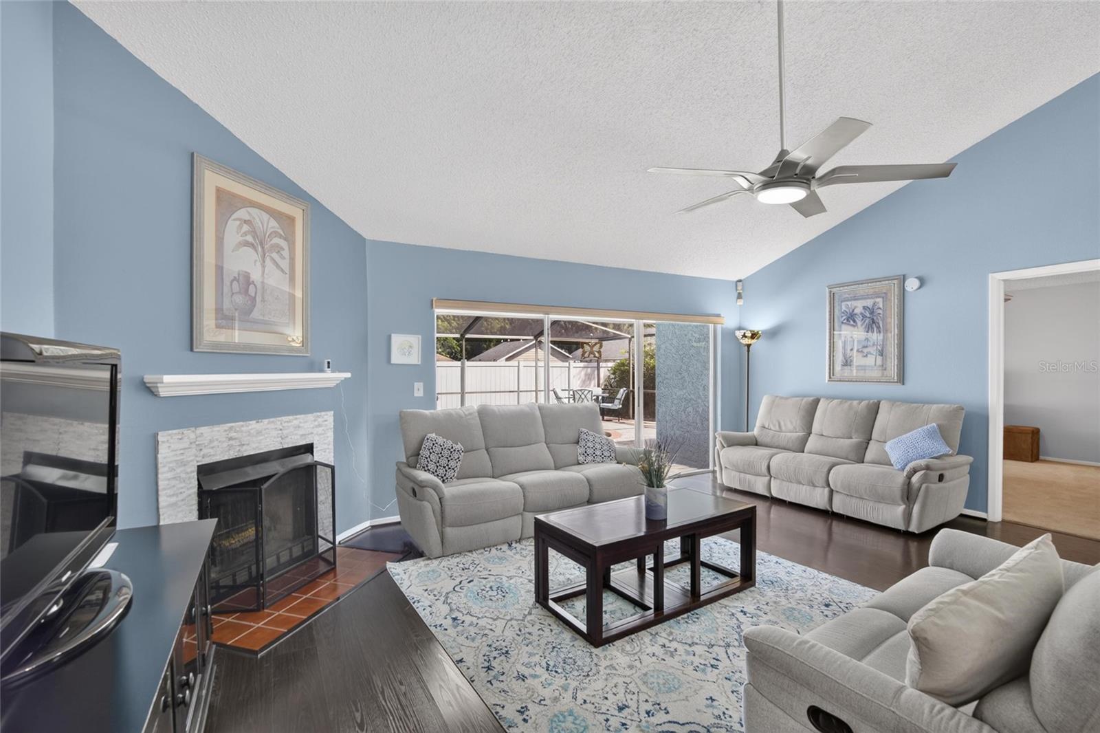 CARROLLWOOD SPRINGS - Residential