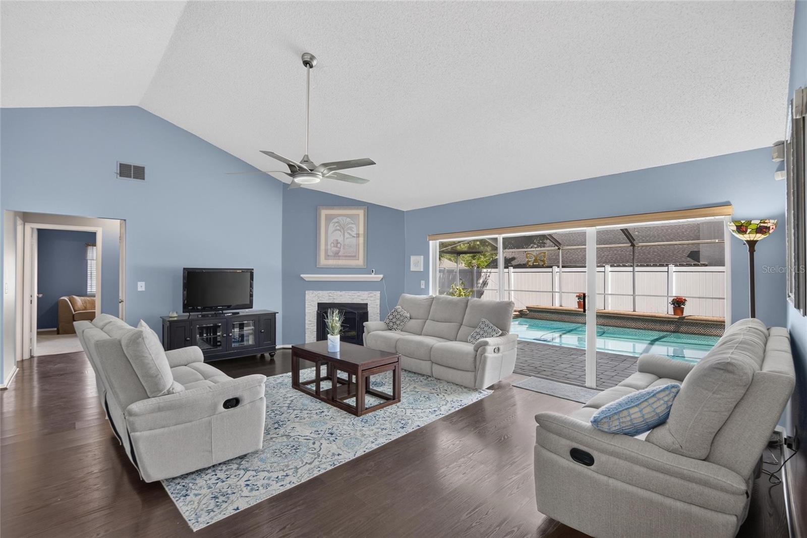 CARROLLWOOD SPRINGS - Residential