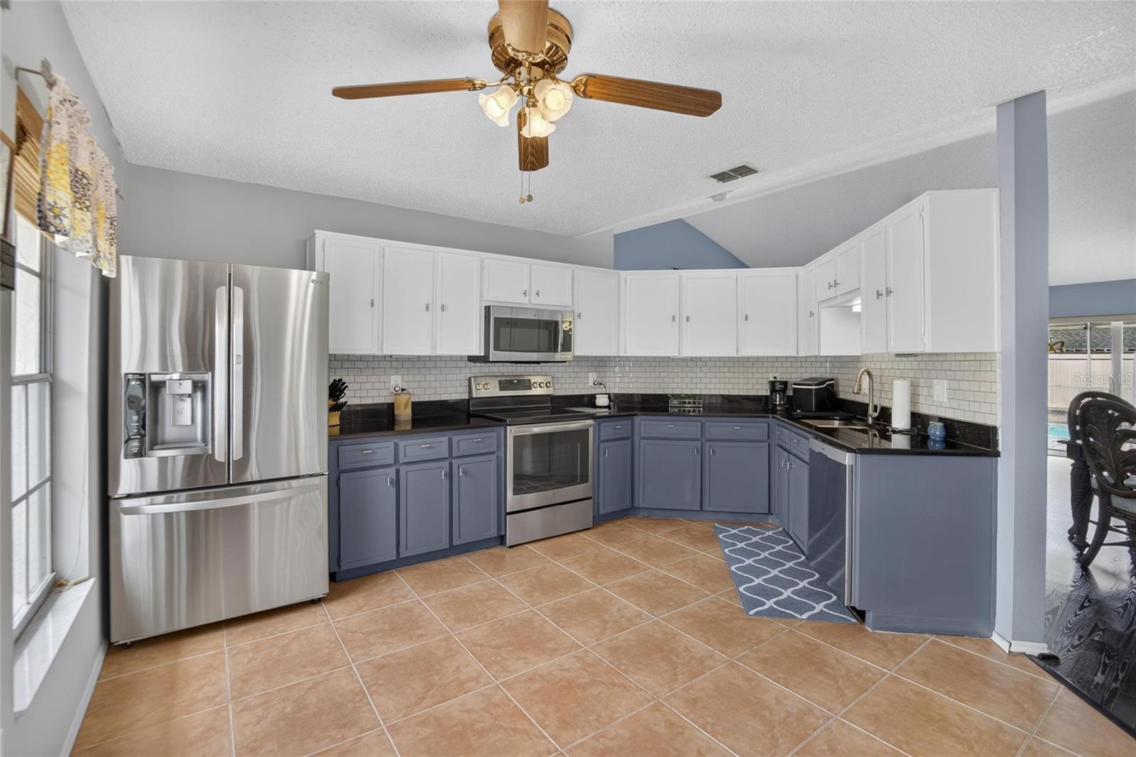 CARROLLWOOD SPRINGS - Residential