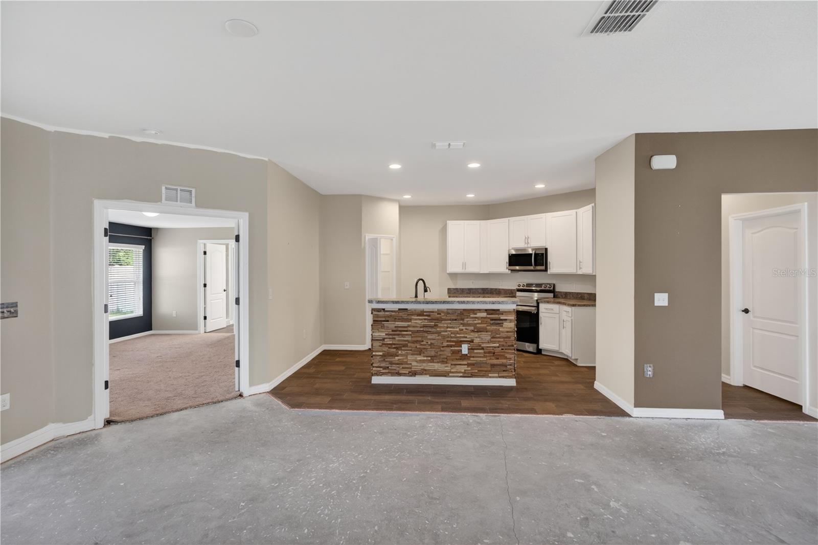 THOMPSON PRESERVE - Residential