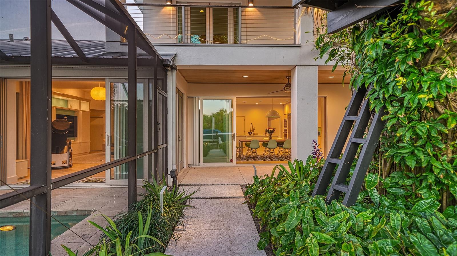 SARASOTA BEACH - Residential