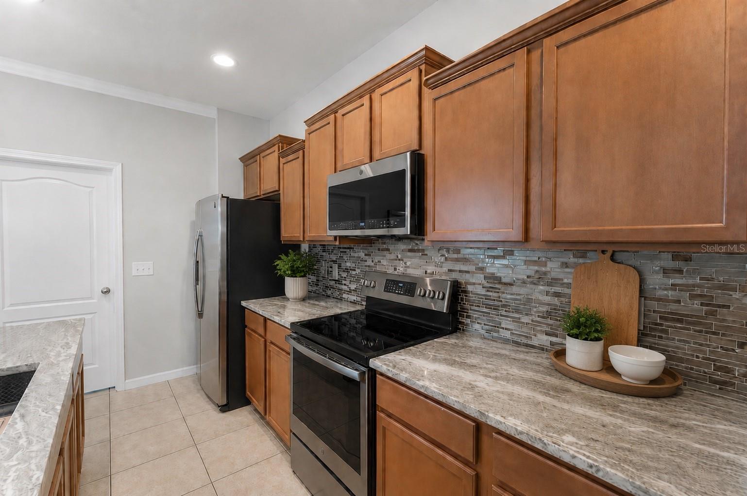 SAVANNAH LNDGS - Residential