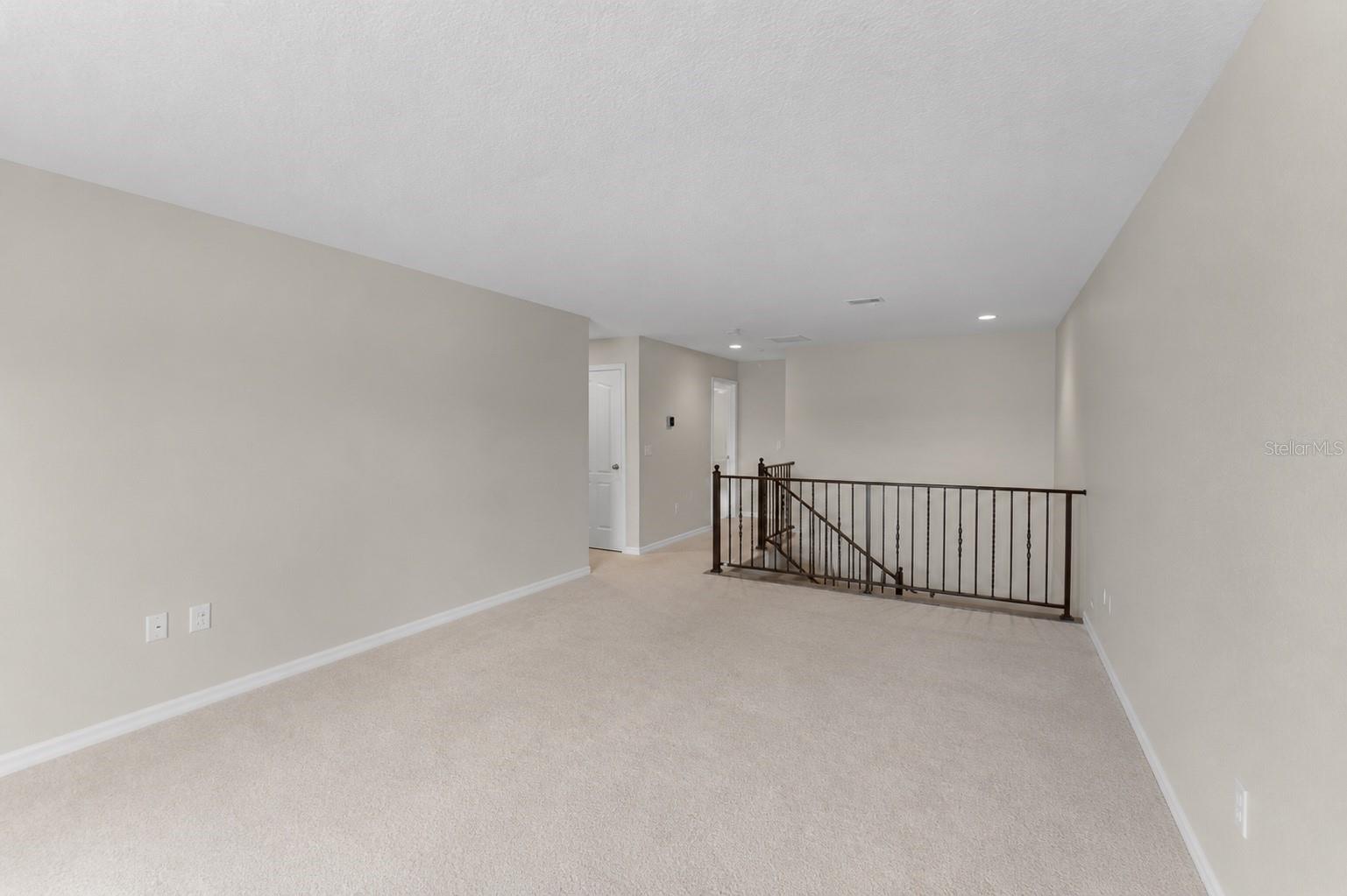 SAVANNAH LNDGS - Residential