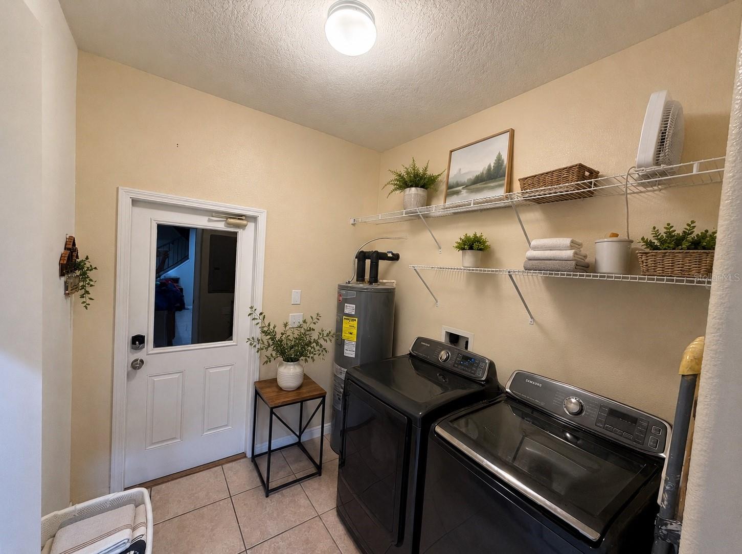 SAVANNAH LNDGS - Residential