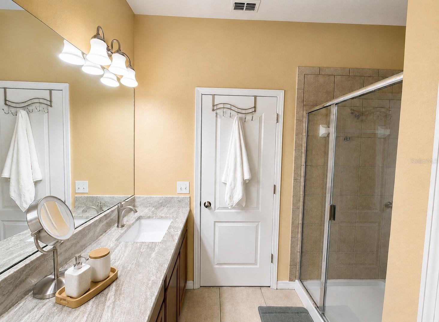 SAVANNAH LNDGS - Residential
