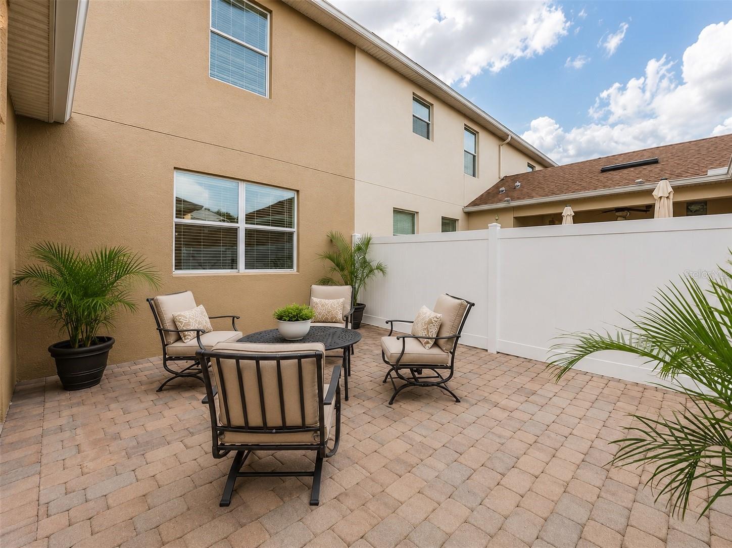 SAVANNAH LNDGS - Residential