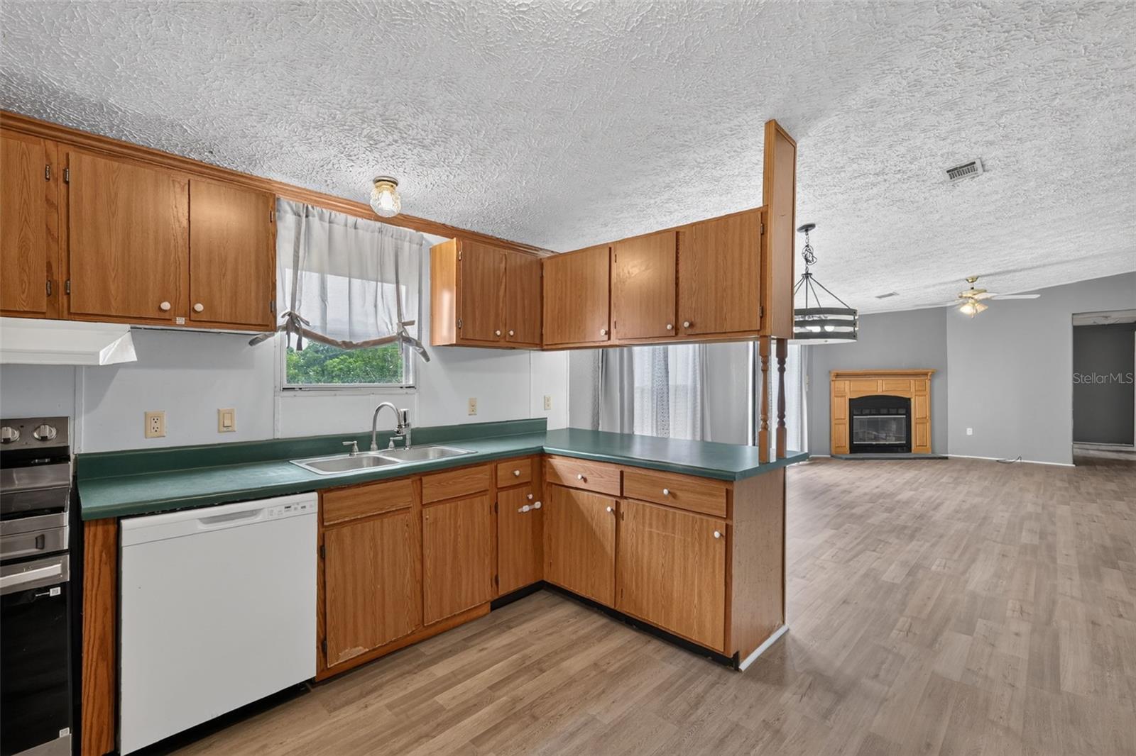 FOXBOROUGH FARMS - Residential