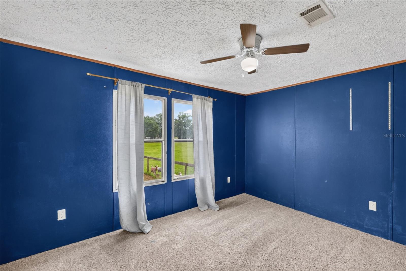 FOXBOROUGH FARMS - Residential