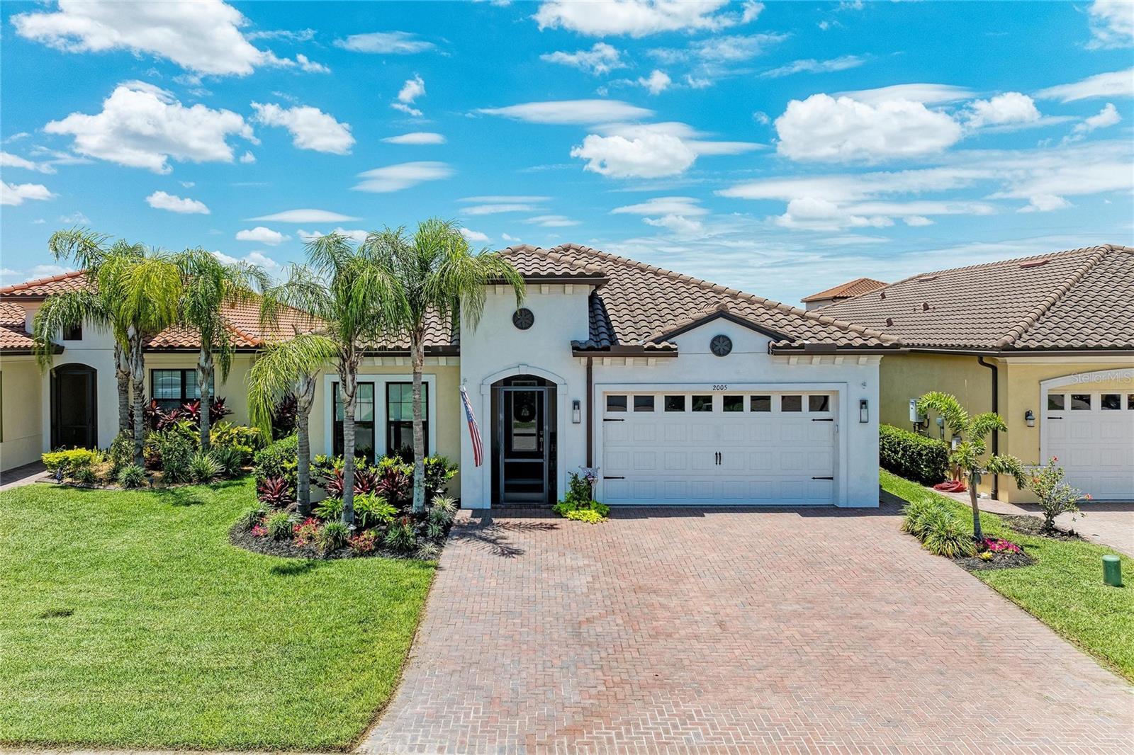 SANCTUARY COVE - Residential