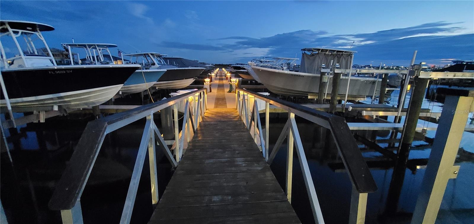 SANCTUARY COVE - Residential