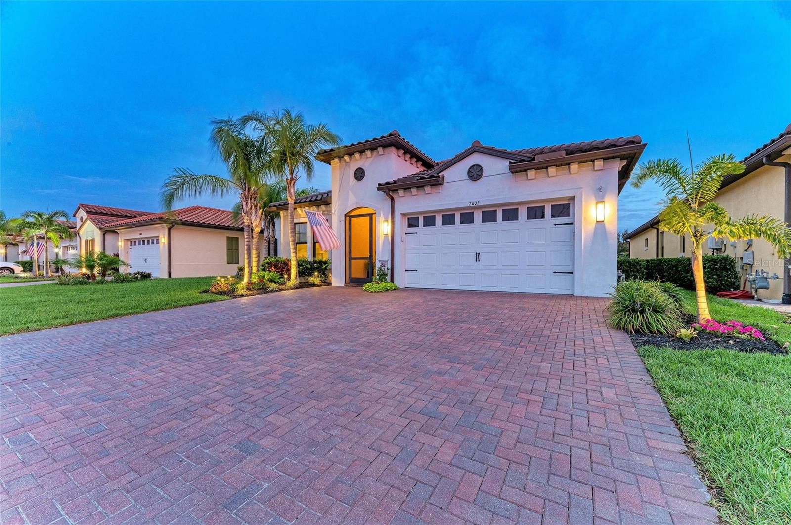 SANCTUARY COVE - Residential