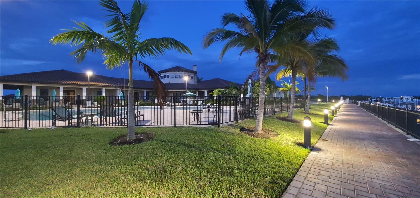 SANCTUARY COVE - Residential