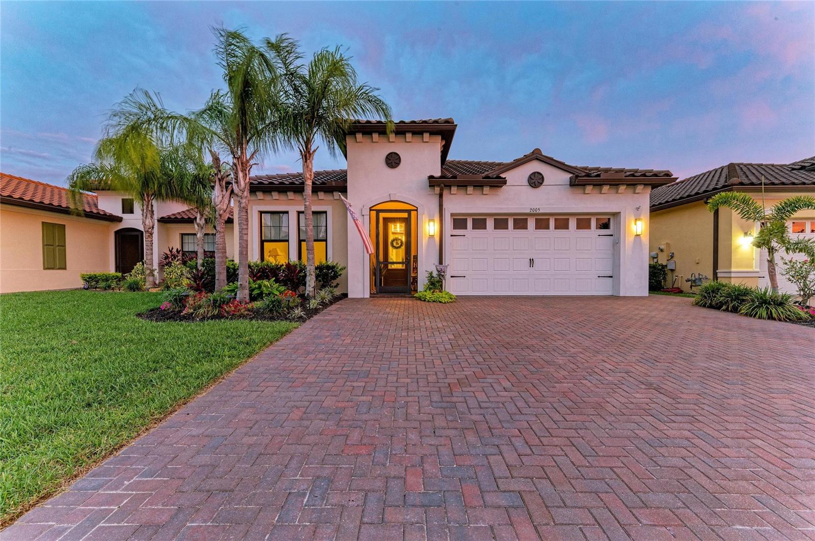 SANCTUARY COVE - Residential