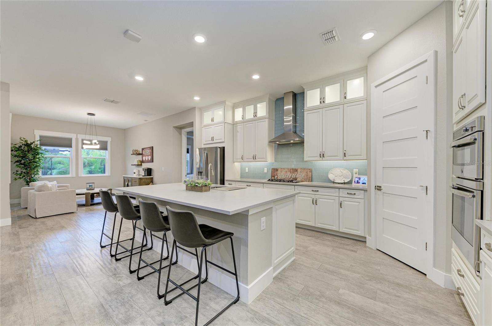 SANCTUARY COVE - Residential