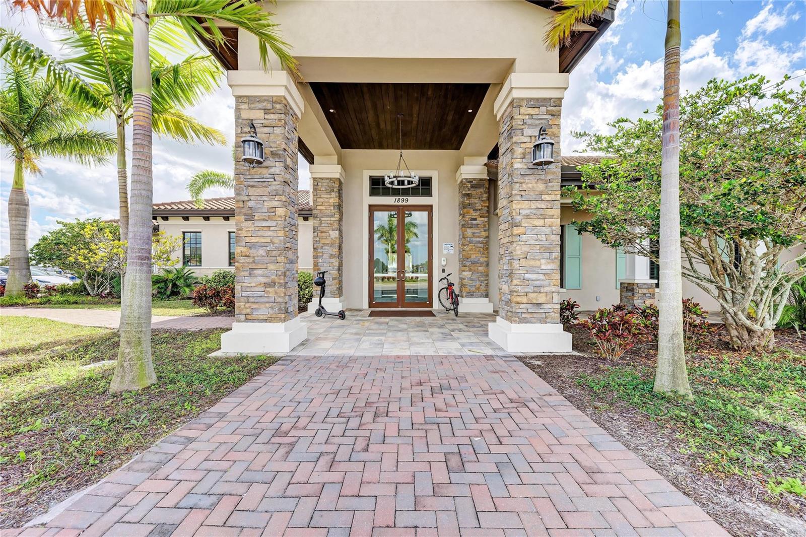 SANCTUARY COVE - Residential