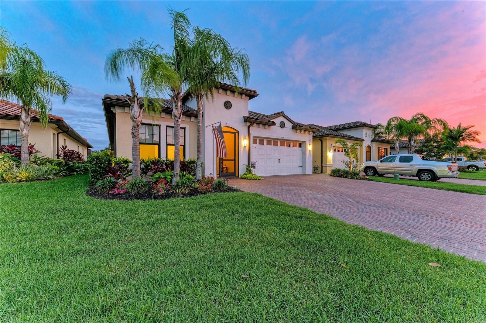 SANCTUARY COVE - Residential