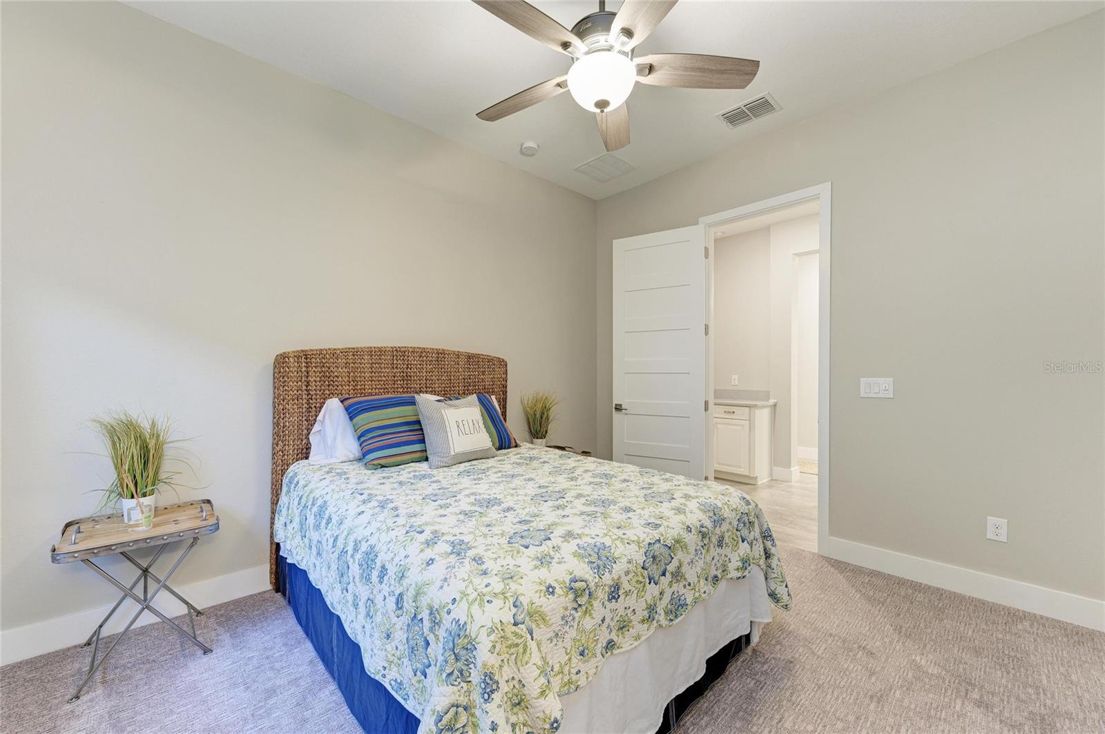 SANCTUARY COVE - Residential