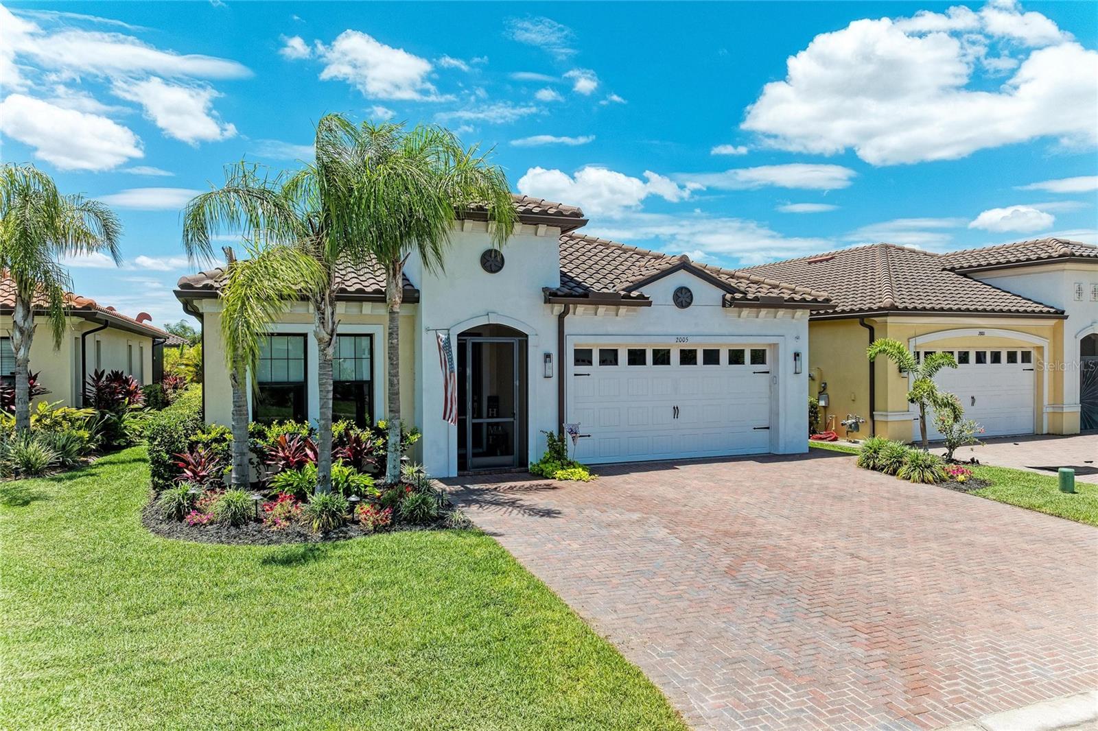 SANCTUARY COVE - Residential