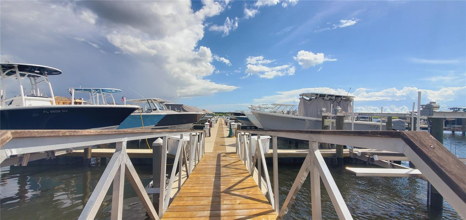SANCTUARY COVE - Residential