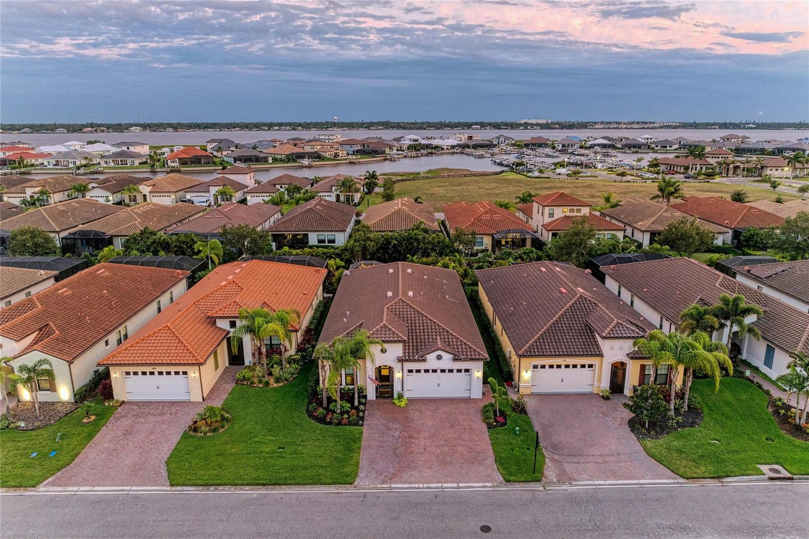 SANCTUARY COVE - Residential